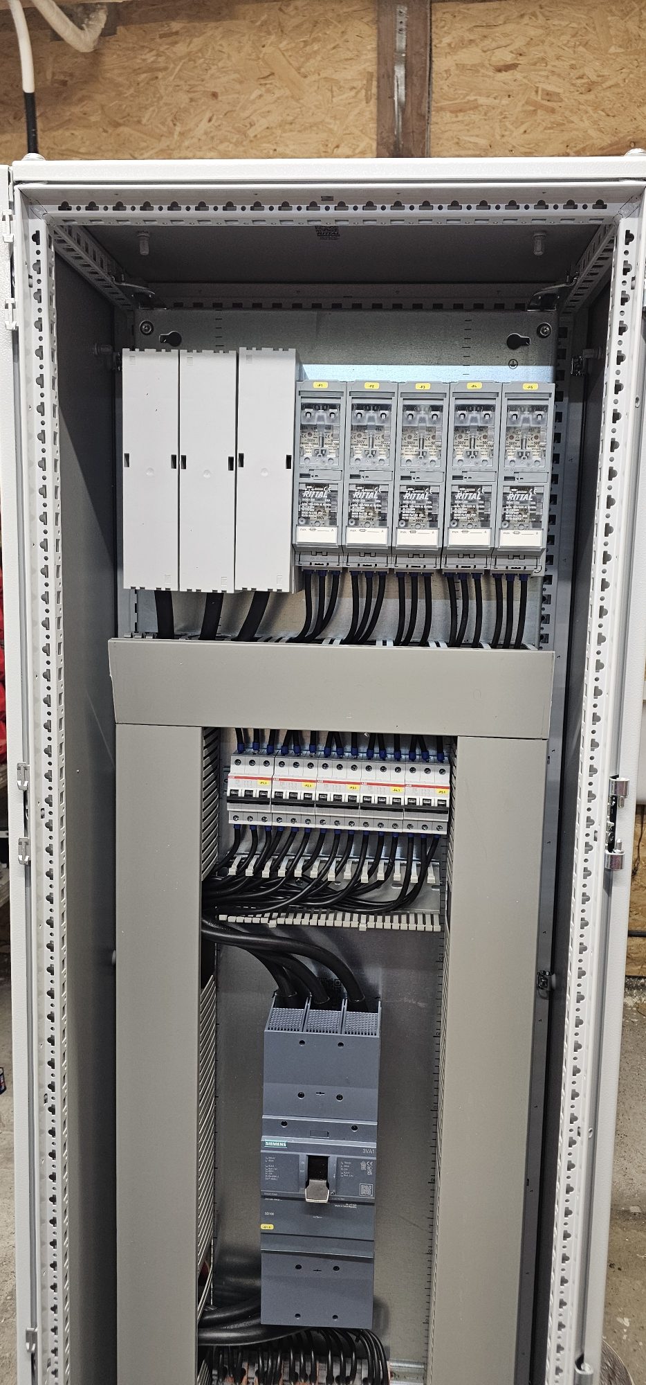 Schaltschrankbau bei Elektrotechnik Kühr, Projektbild 2